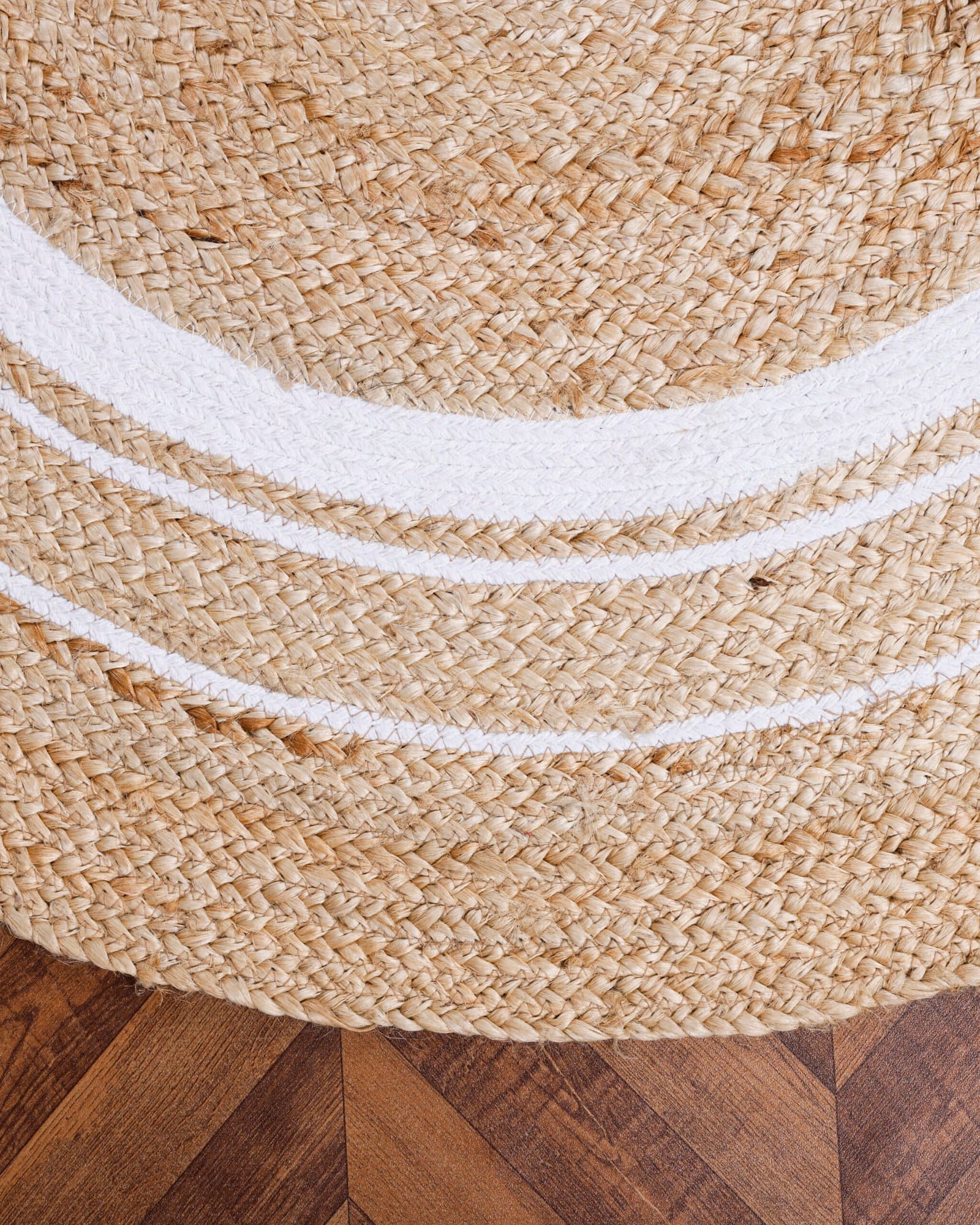Natural Handwoven White Round Jute Rug - Image 4