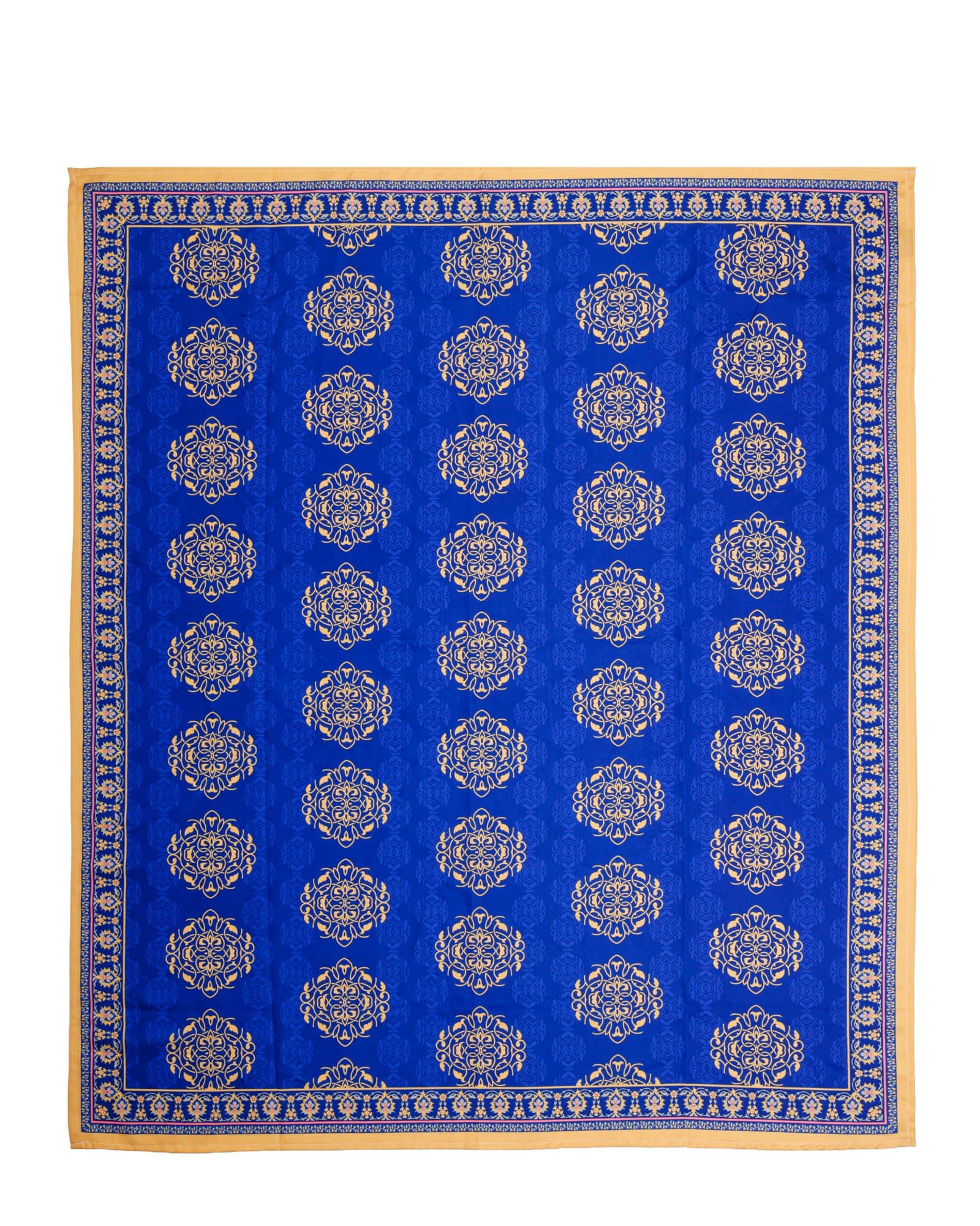 Elegant Clover Pattern Table Cloth - Image 5
