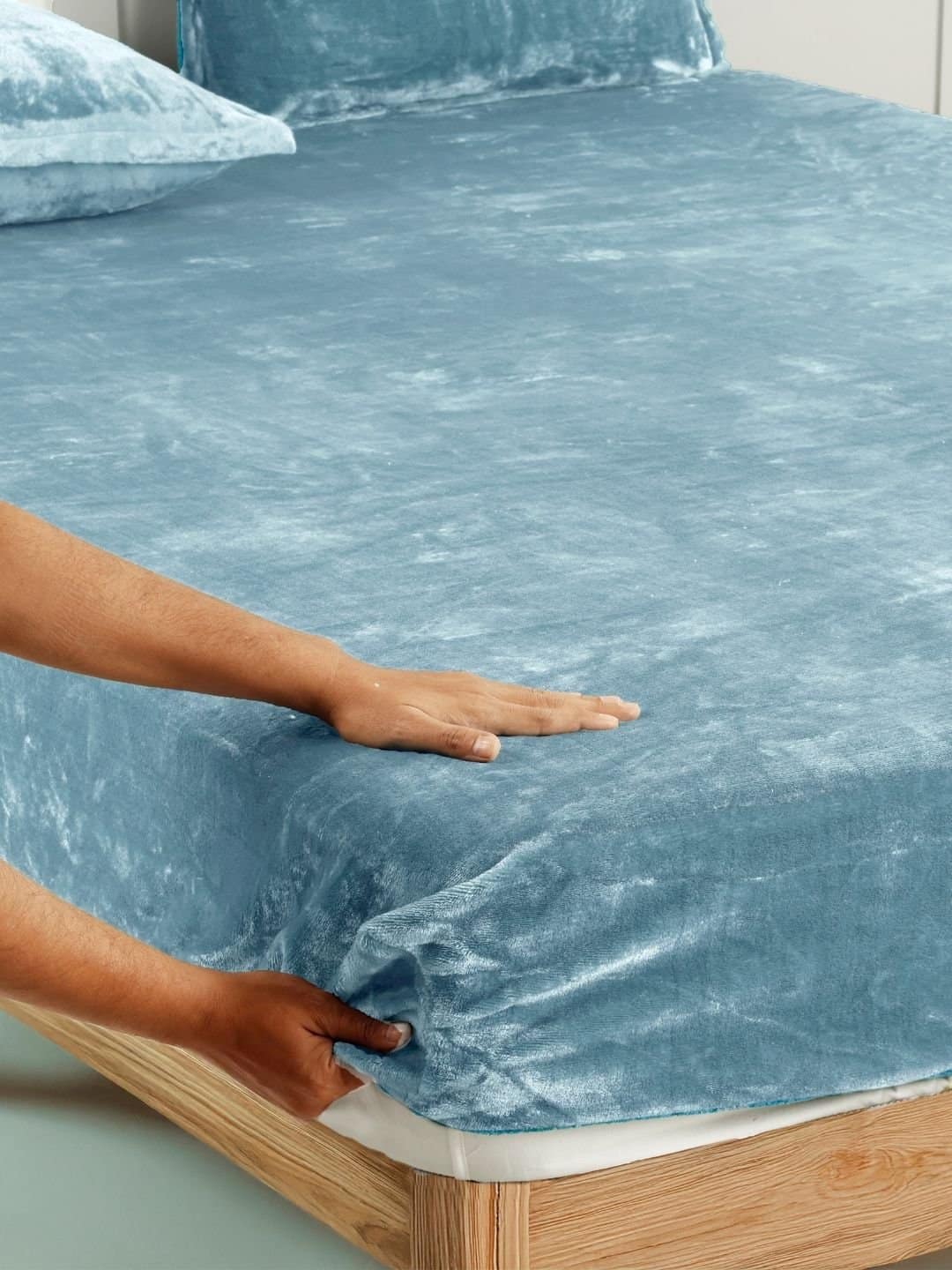 Warm Winter Elastic SkyBlue Bedsheet - Image 3
