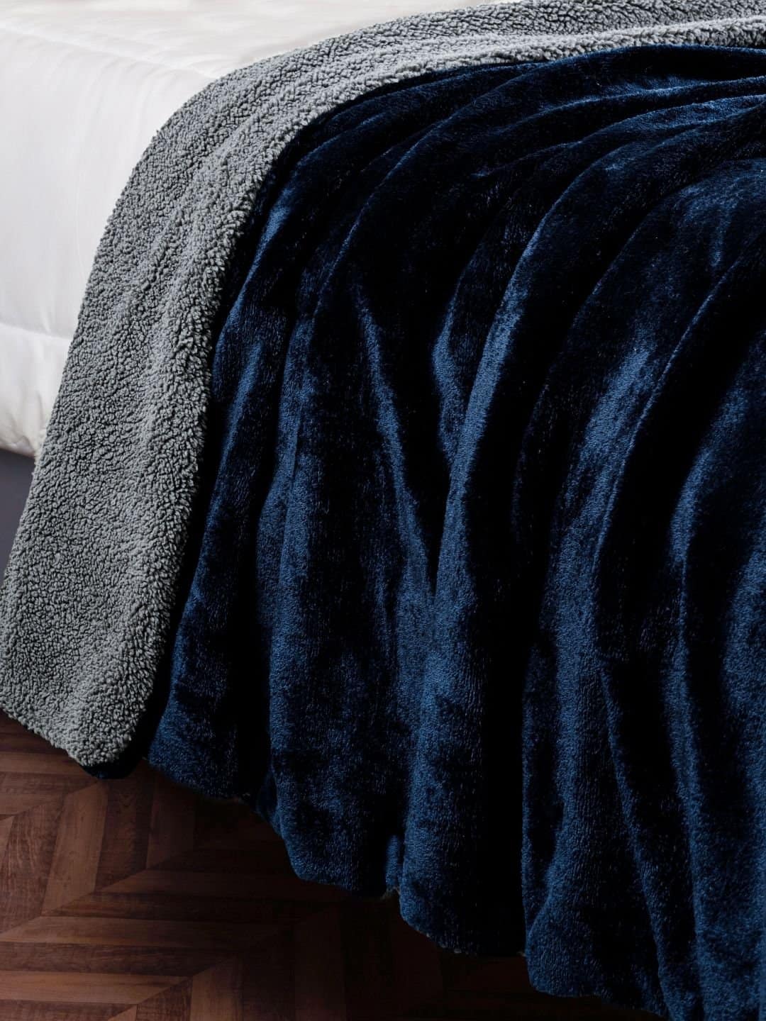 All Season Reversible Navy-Grey Blanket - Image 3