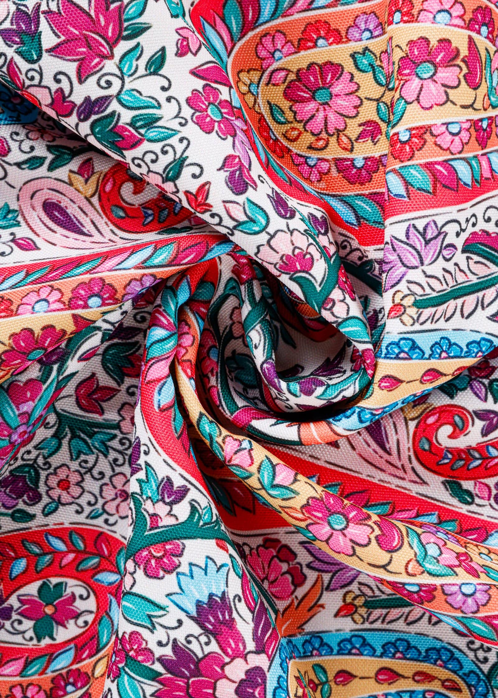 ColorSplash Designer Table Cover - Image 4
