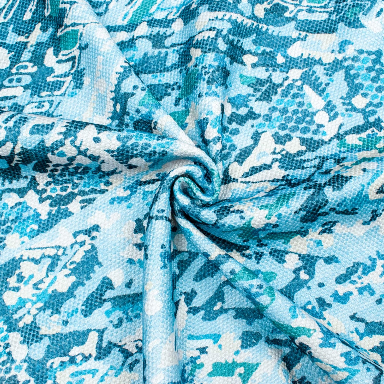 Handmade Sustainable PET Rugs - Image 4