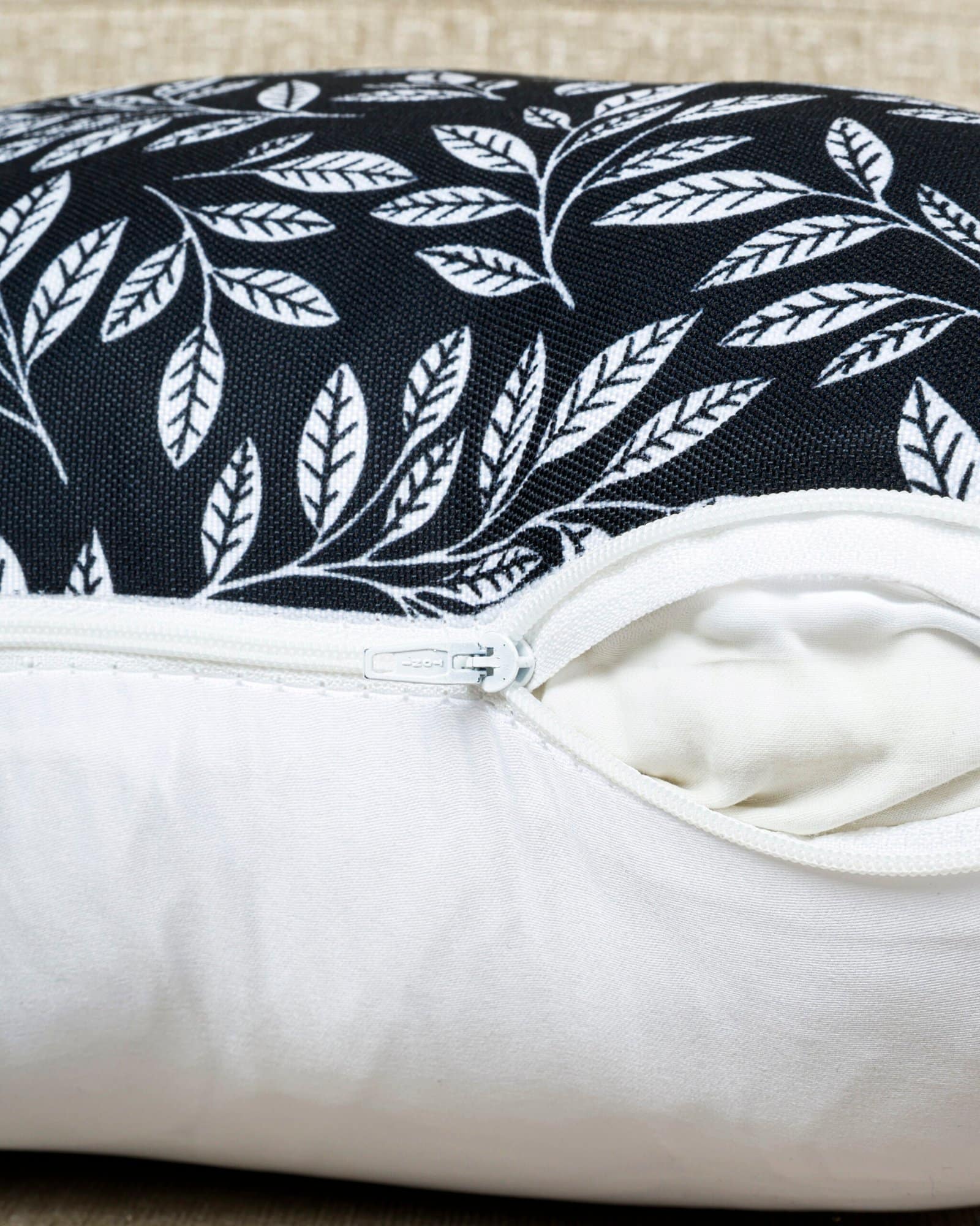 Stylish Printed Canvas Cushion Covers - Image 4
