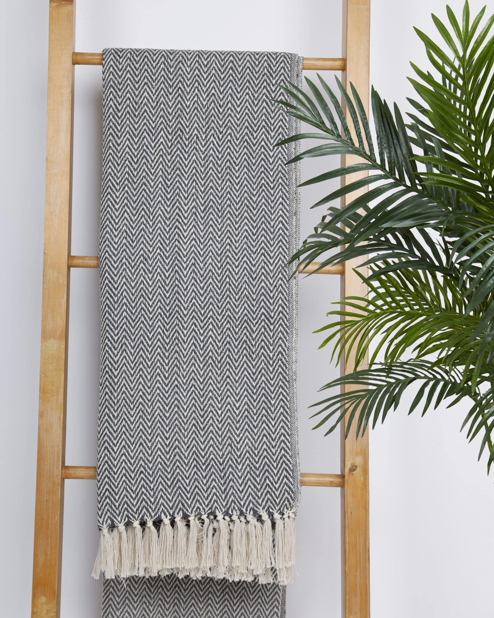 All Season Cotton Grey Weaved Throw - Image 4